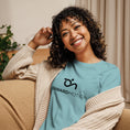 Load image into Gallery viewer, Women's Relaxed T-Shirt Onward Motion
